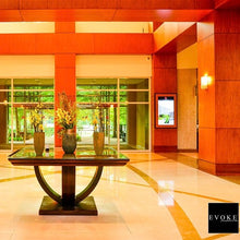 Cargar imagen en el visor de la galería, Lobby & Foyer