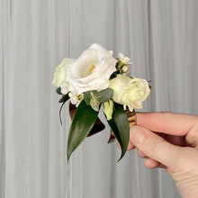Cargar imagen en el visor de la galería, Wrist Corsage