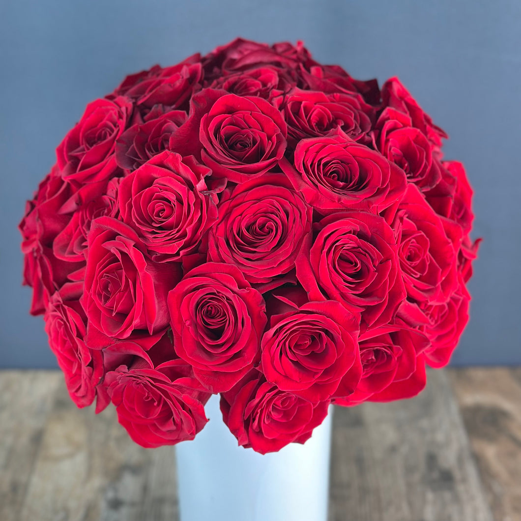 French Pavé 50 Red Roses