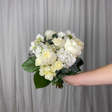 Lade das Bild in den Galerie-Viewer, Bridesmaid Bouquet
